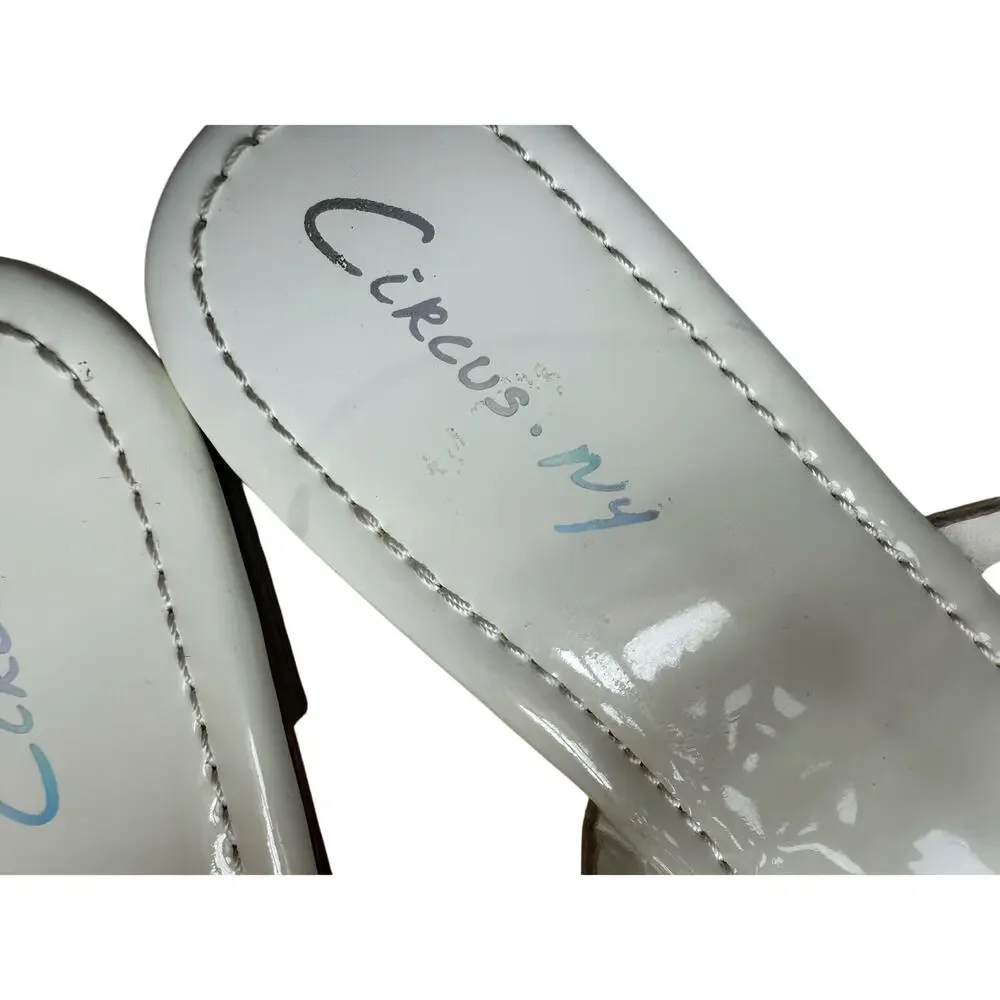 Circus By Sam Edelman Canyon White Vegan Leather Medallion Flat Sandals Size 9.5